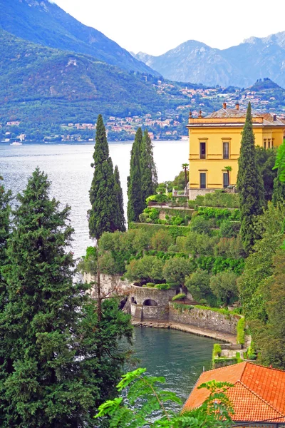 Magnífica villa en el lago Como — Foto de Stock