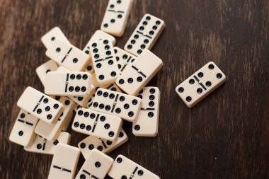 Domino üstünde a ahşap tahta yer yazıt için