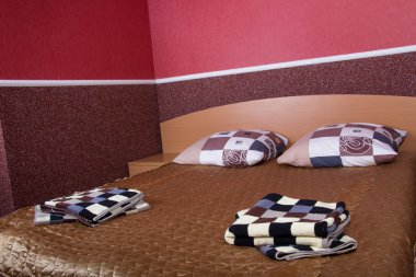 ucuz bir motel odasında