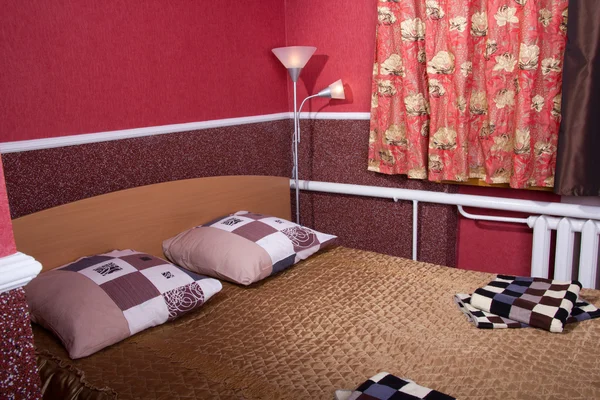 Una habitación en un motel barato — Foto de Stock