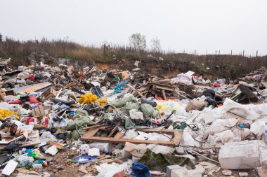 Rusya - 18 Ekim 2015: depolama. Çöp. Belediye katı atık ve yemek atıkları