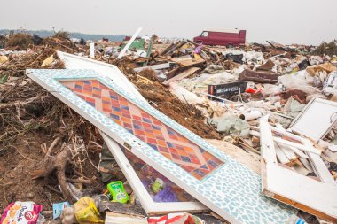 Rusya - 18 Ekim 2015: depolama. Çöp. Belediye katı atık ve yemek atıkları