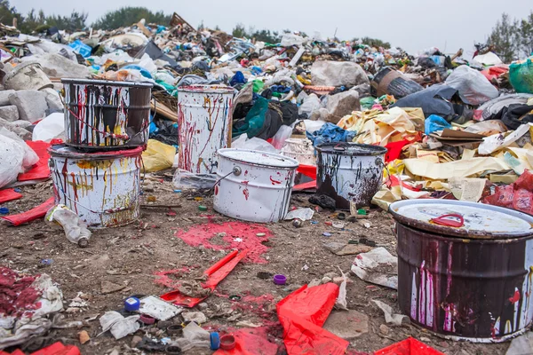 Rosja - 18 października 2015: składowisko odpadów. Śmieci. Stałe odpady komunalne oraz odpady żywnościowe — Zdjęcie stockowe