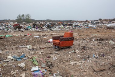 Rusya - 18 Ekim 2015: depolama. Çöp. Belediye katı atık ve yemek atıkları