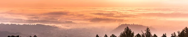 Stadtpanorama Von Graz Der Steiermark Herbstmorgen Bei Sonnenaufgang Über Nebel — Stockfoto