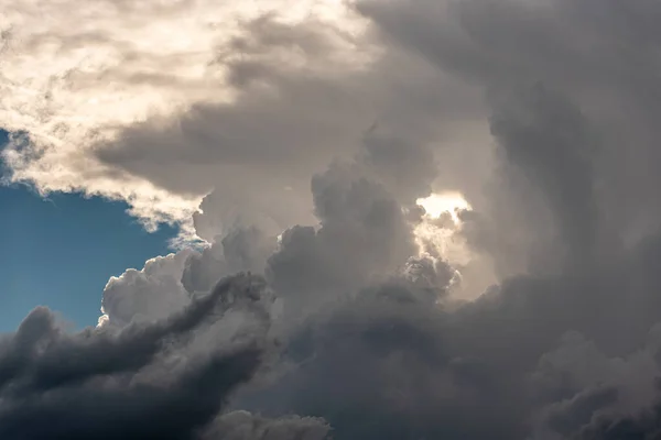 巨大な嵐雲塔の積乱雲 — ストック写真