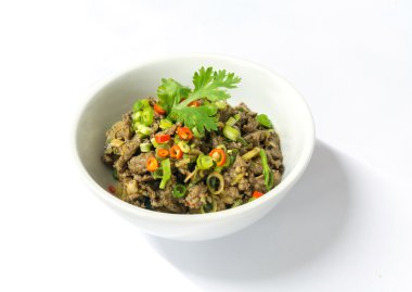 Larb--pişmiş kıyma baharatlı salata
