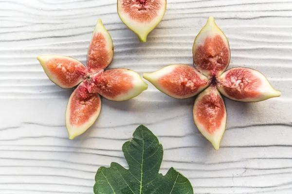 Petal şekil incir--siyah Cenova gen kesti — Stok fotoğraf