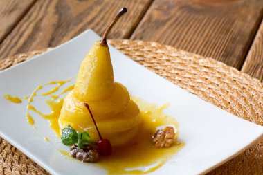 Armut portakal suyu. Vejetaryenler tatlı