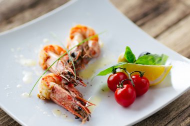 Deniz ürünleri Lenten gıdalardan. Izgara kaplan piyon