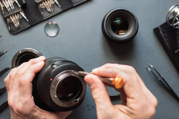 Foto camera lens reparatie set. Engineer-onderhoud — Stockfoto