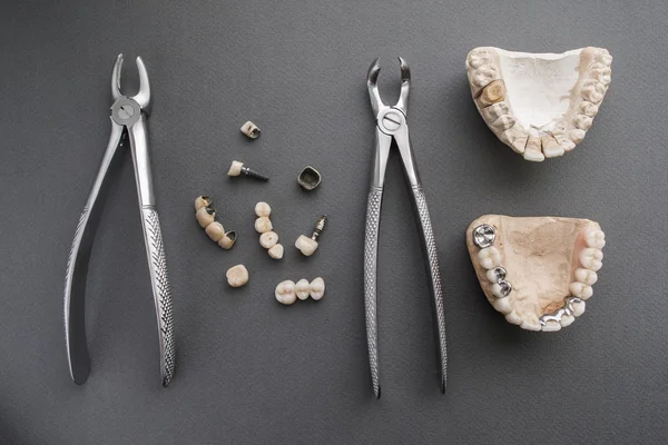Narzędzia do tworzenia układu protezy rozłożyć — Zdjęcie stockowe