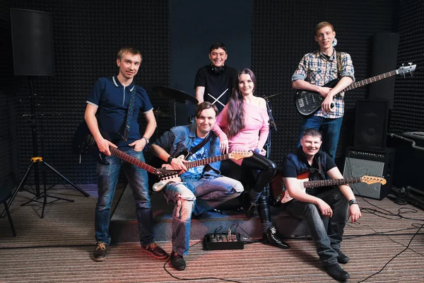 Foto de grupo da banda de música estudantil — Fotografia de Stock