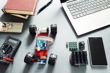Arduino Uno öğeleri. Programcılar DIY platformu