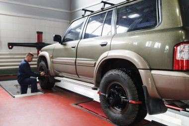 Suv profesyonel atölye için tekerlek hizalama