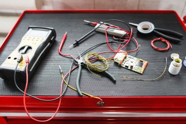 Aracın elektronik bakımı için ekipman