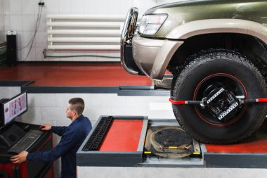 Suv için tekerlek hizalama bilgisayar tanılama
