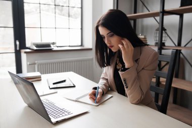 Yeni proje fikirleri dikkat çeken genç tasarımcı