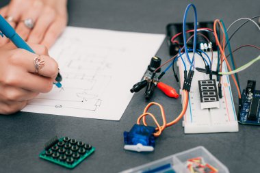 Diyagram çizim breadboard ile kablolama