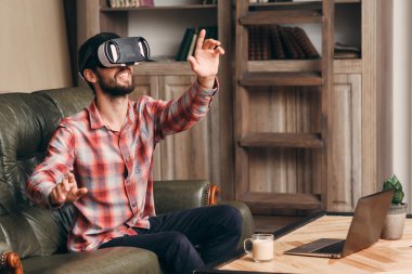 İskambil video oyun vr mutlu adam gözlük