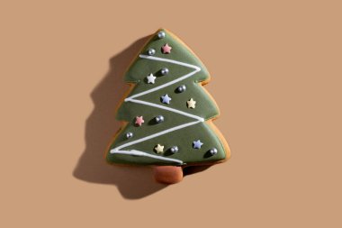 Zencefilli Noel ağacı süslenmiş.