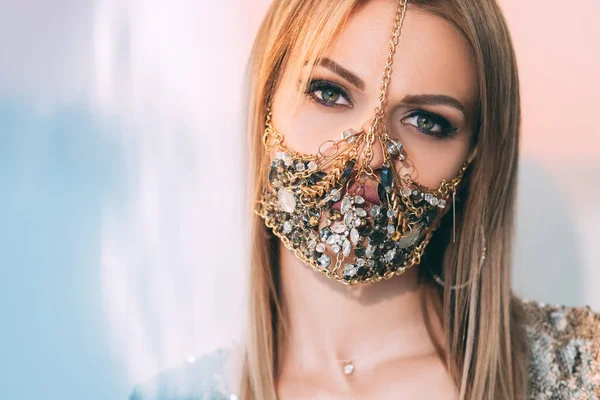 Пандемия ювелирных изделий Diy аксессуар женщина драгоценный камень маска для лица — стоковое фото