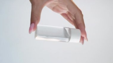 Güzellik ürünü yüz temizleyici el temizleme şişesi