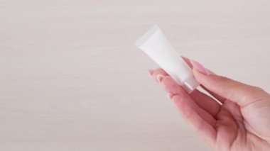 Cilt ürünleri vücut tedavisi model el tüpü