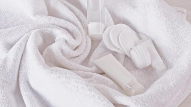 Belleza producto cuidado de la piel blanco mockup crema tubo — Vídeo de stock