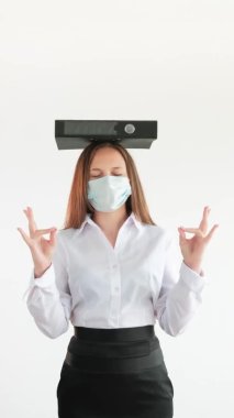 Ofisteki stres giderici kadın çıldırdı.