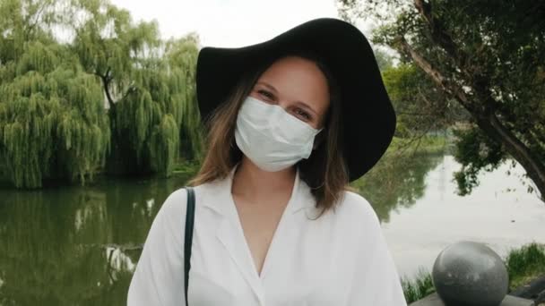 Pandemic restriction enjoy walk new normal — Stock Video