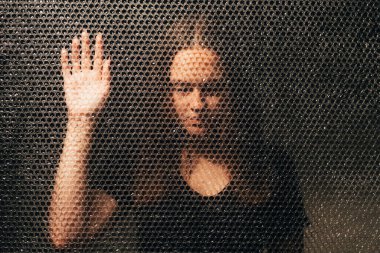 Çaresiz kadın yalnızlık kendini soyutlama dokusu