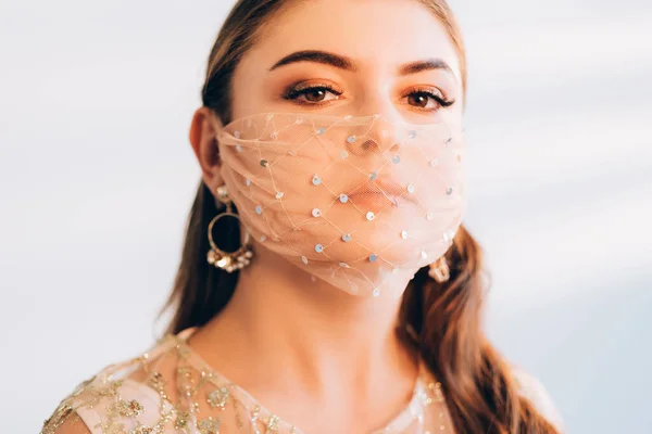 Pandemie mode handgemaakte accessoire vrouw masker — Stockfoto