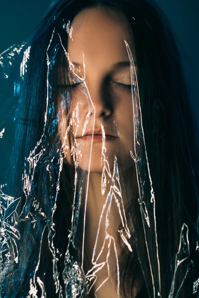 Retrato de arte plástico poluição mulher polietileno — Fotografia de Stock