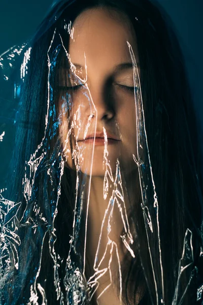 Arte retrato plástico contaminación mujer polietileno —  Fotos de Stock