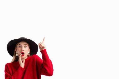 Yüz indirimi şok etkisi yarattı. Moda tarzı teklif ediyor.