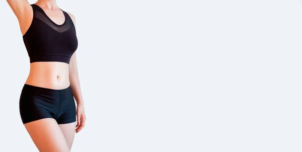 Donna activewear abbigliamento modello maglia reggiseno pantaloncini — Foto Stock