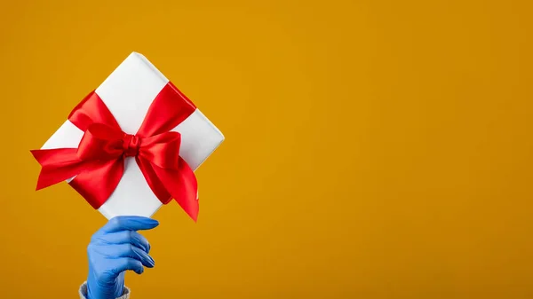 Presente sorpresa covid-19 día de San Valentín de vacaciones — Foto de Stock