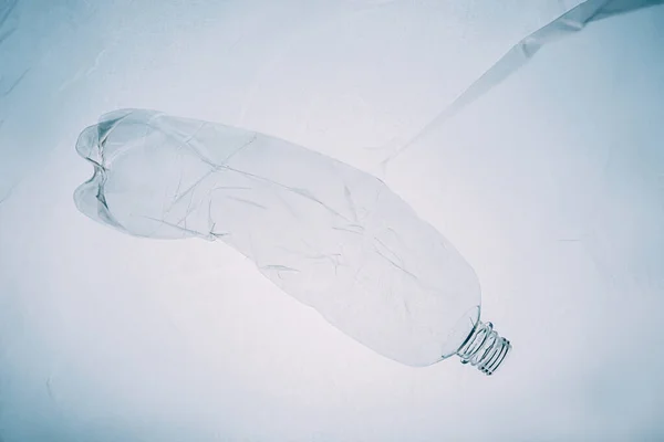 Plastik kirliliği su altında sıfır atık şişe — Stok fotoğraf