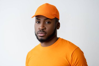 Afrikalı portresi. Siyahların hayatı turuncu.