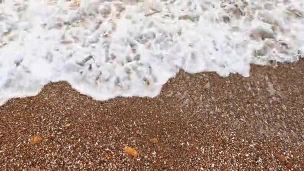 Mar ola costa fondo agua espuma arena — Vídeo de stock