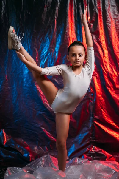 Dziecko balet taniec dziecko talent elastyczne mała dziewczynka — Zdjęcie stockowe