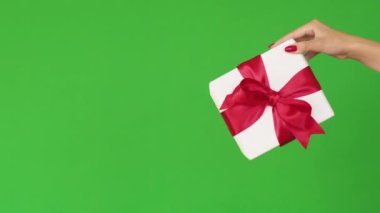 Bayram sürprizi Kadınlar Günü hediye dağıtımı