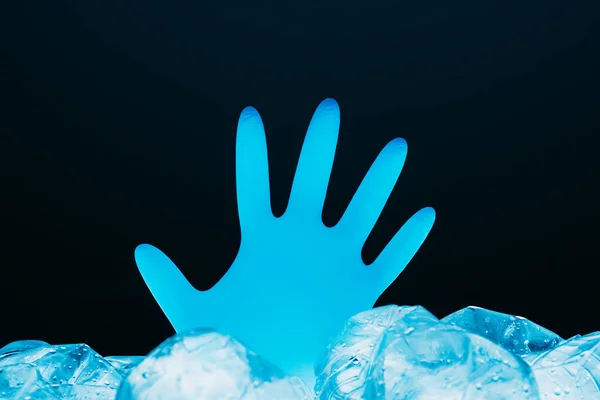 Havsföroreningar spara natur handske polyeten — Stockfoto