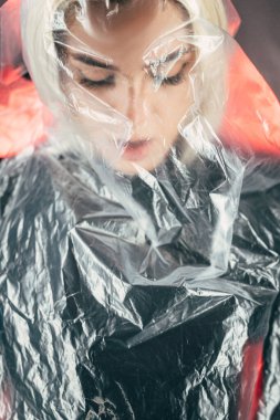 sanat portresi plastik kirliliği gezegeni kurtardı