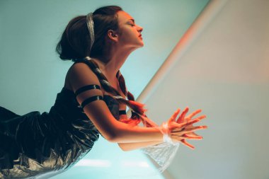 Kadın kölelik insan kaçakçılığı acı çeken kadın