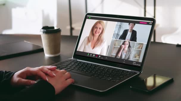 Video apel întâlnire virtuală wfh colegi laptop — Videoclip de stoc