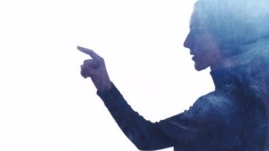 Çift pozlu siluet otomatik kontrol kadını