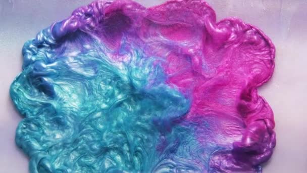 Inkoust kapka barva gradient splash růžová modrá třpyt — Stock video