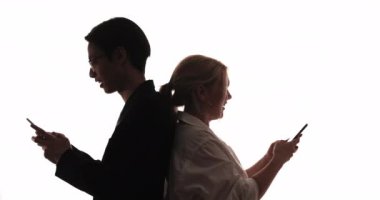 Arkadaşlar siluet mobil oyun eğlenceli takım telefonu